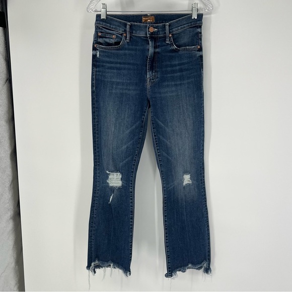 MOTHER Denim - Mother The Insider Crop Step Chew Distressed Dark Wash Jeans in Dancing on Coals